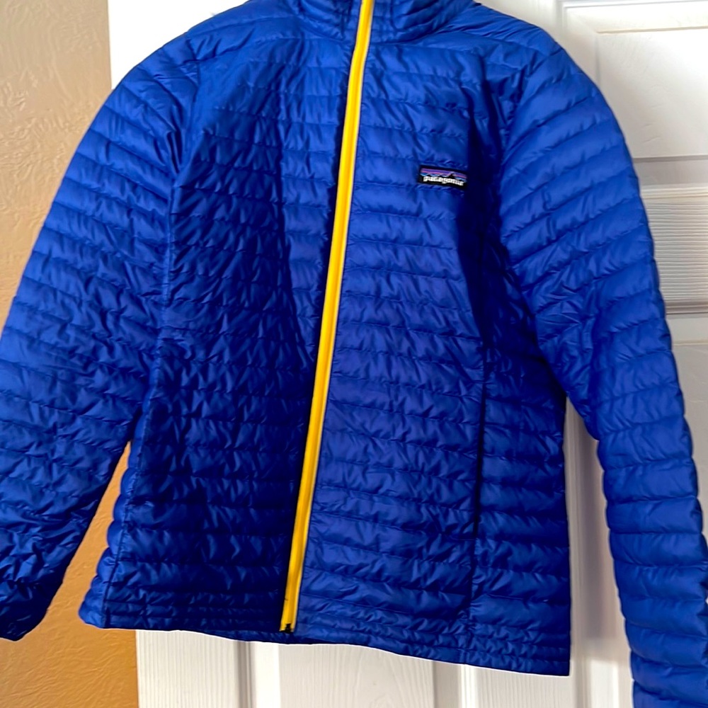 Patagonia medium lightweight down jacket